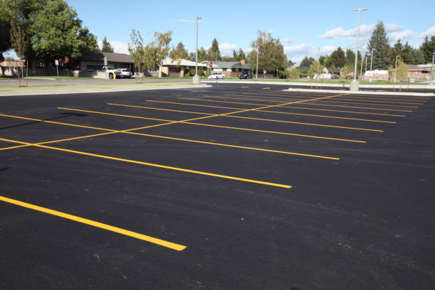 Curb Painting San Diego offers Professional Curb Painting & Parking Lot Striping Services.